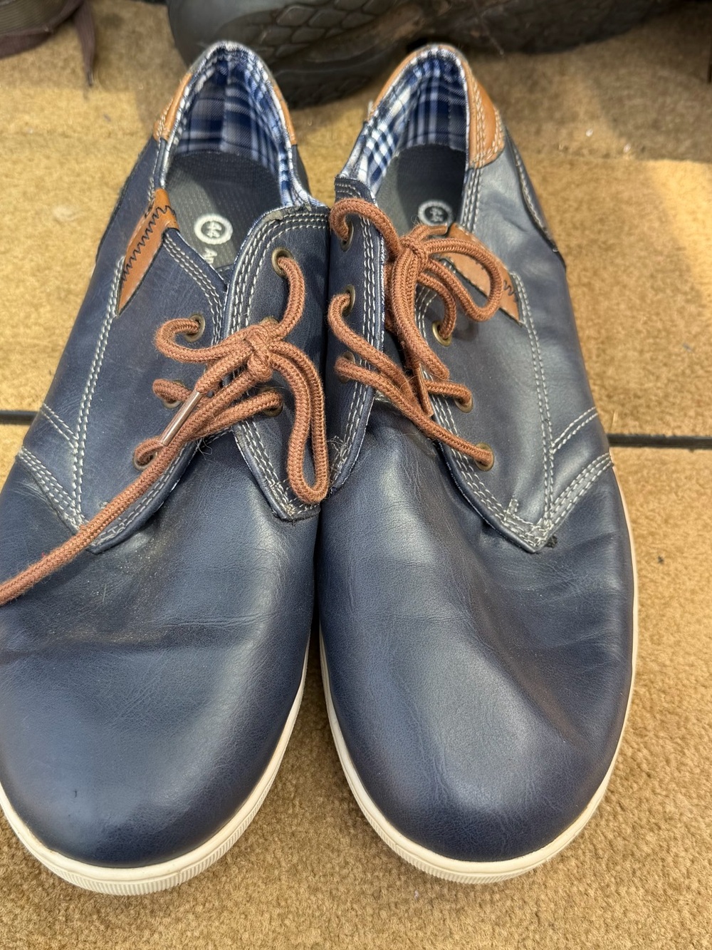 Casual Navy Leather Lace-Up Sneakers with Brown Accents